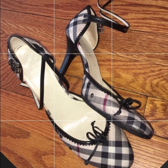 Vintage Burberry heels - Picture 2 of 3